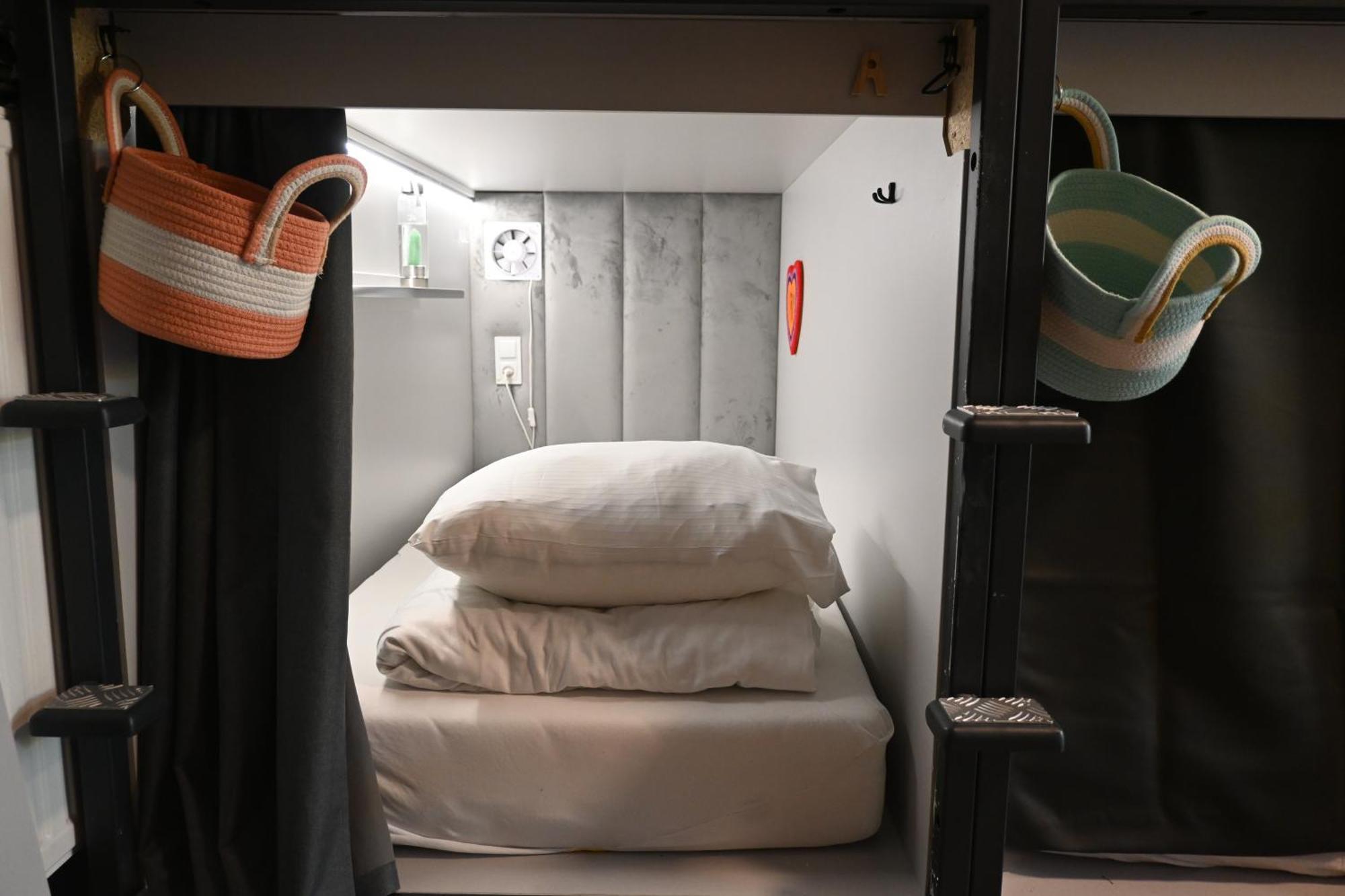 Single Capsule a room other capsules